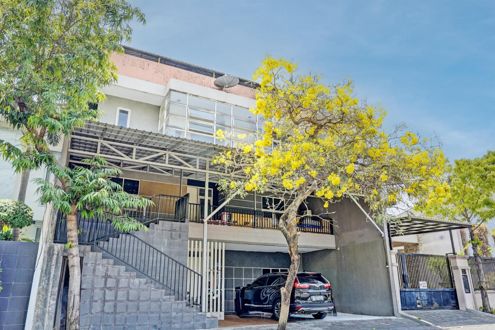 Oyo 93112 Garden Homestay 3 Merlion Surabaya Esterno foto