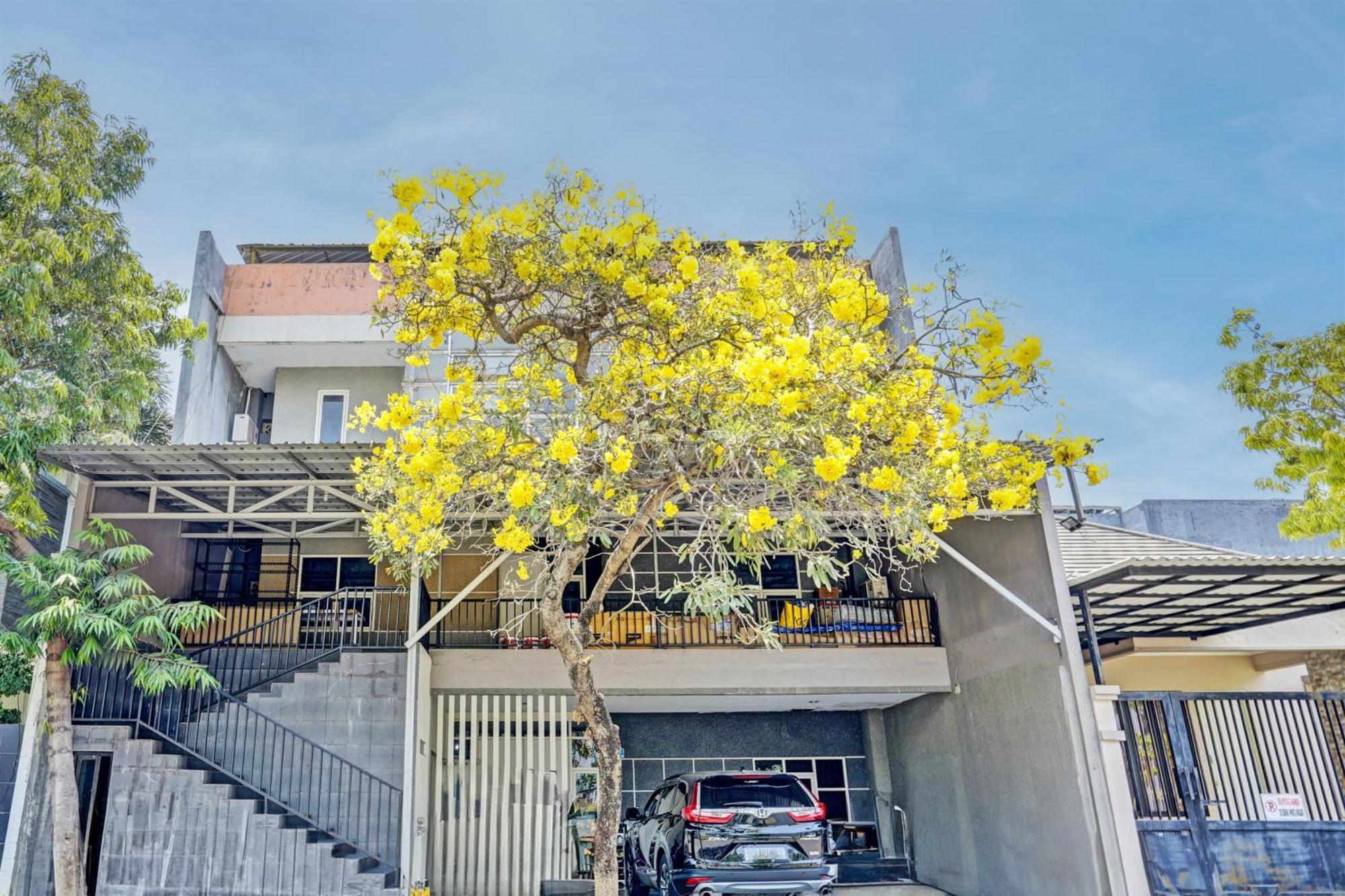 Oyo 93112 Garden Homestay 3 Merlion Surabaya Esterno foto