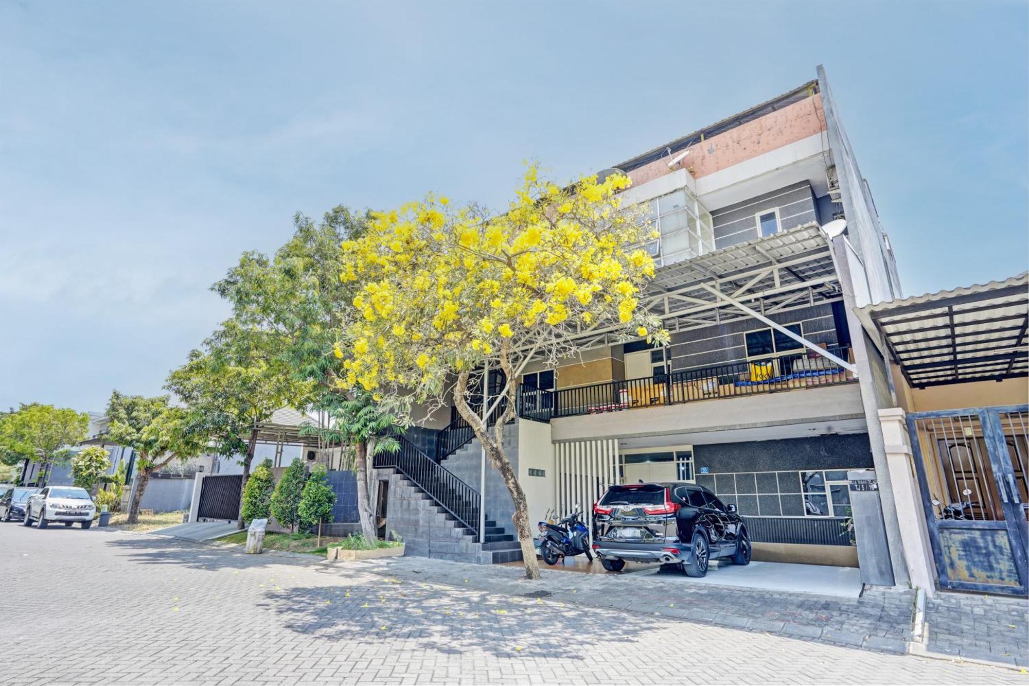 Oyo 93112 Garden Homestay 3 Merlion Surabaya Esterno foto